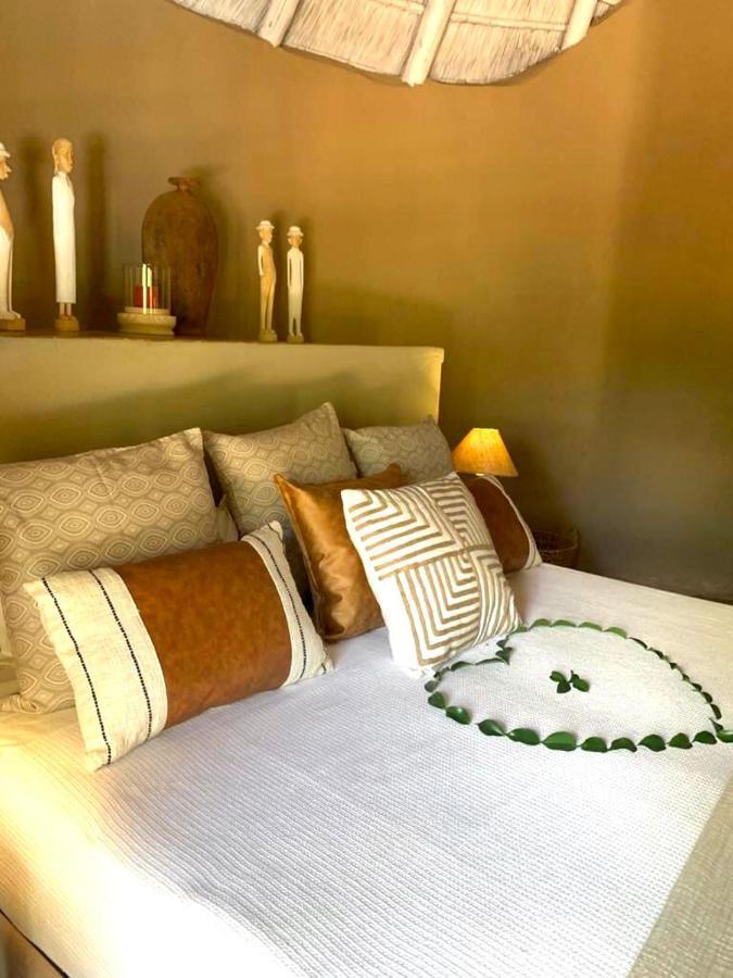 Ikhaya Lamadube Game Lodge Klipdrift Extérieur photo