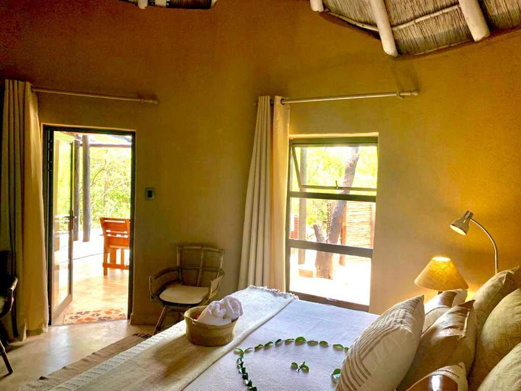 Ikhaya Lamadube Game Lodge Klipdrift Extérieur photo